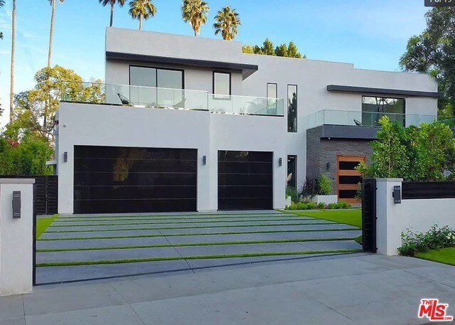 Foto del edificio - 4810 Woodley Ave