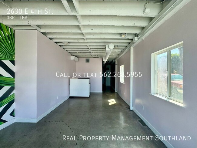 Foto del edificio - Commercial Retail Space for Rent / 660 SQF...