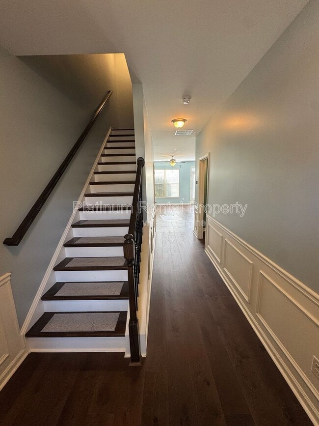 Foto del edificio - 211 Creek Side Pass