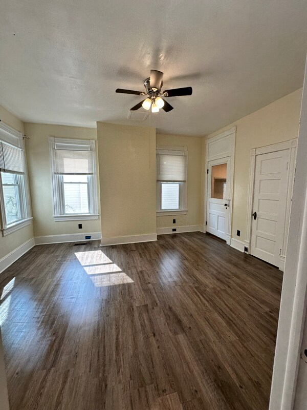 Foto del edificio - 127 Poplar Ave