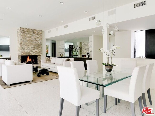 Foto del edificio - 5470 Katherine Ave