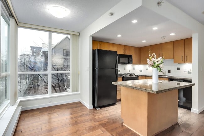 Building Photo - 120 Milross Av