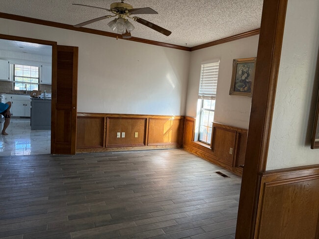 Building Photo - 11301 Windmill Pl