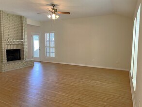 Building Photo - 3307 Golden Willow Dr