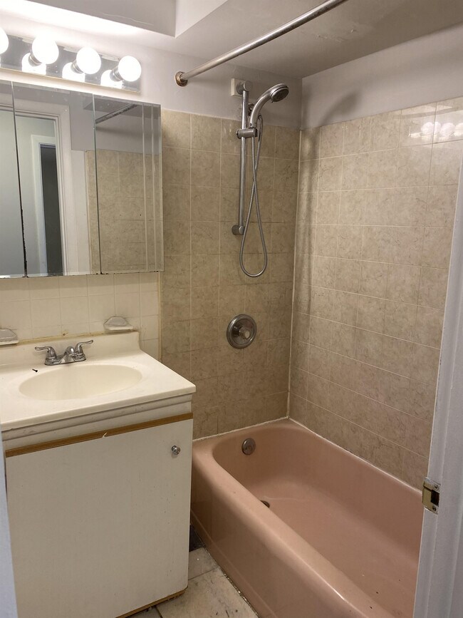 Foto del edificio - 4829 W 31st St