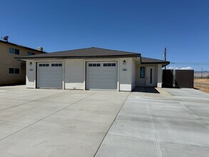 Building Photo - 8655 N Loop Blvd