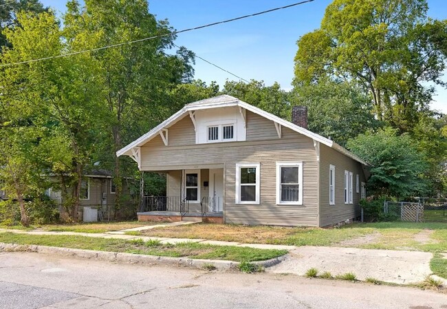 Building Photo - Newly remodeled 4 bedroom, 1 bath home.