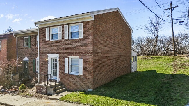 Foto del edificio - 1658 Foxhaven Dr