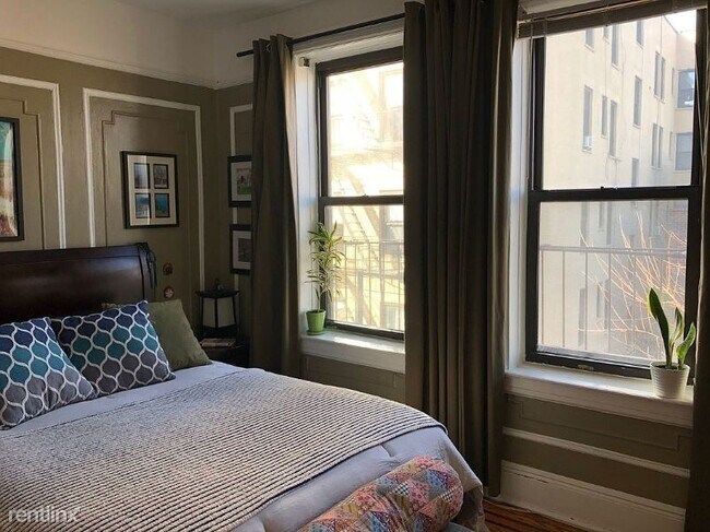 Foto del edificio - 2 br, 1 bath Townhome - 1200 N Allen Pl