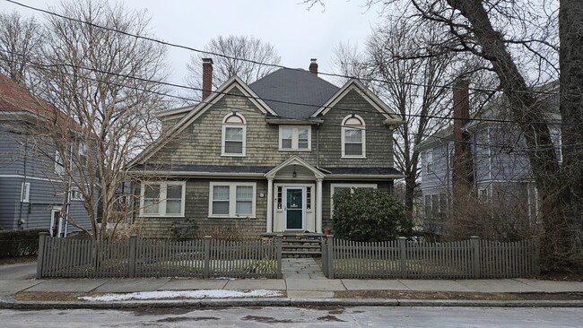 Foto del edificio - 52 Greycliff Rd