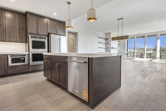 Building Photo - 16460 Wildhorse Lk Blvd