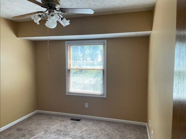 Foto del edificio - 3 Bedroom Bellevue Townhome!!