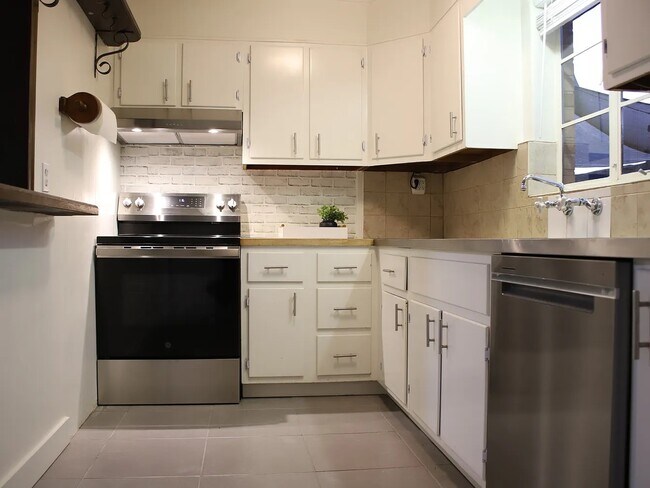 Foto del edificio - 2334 N Richey Blvd