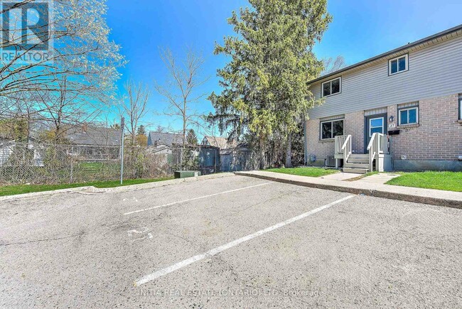 Photo du bâtiment - 490-490 Third St