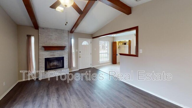 Building Photo - 607 San Saba Ct