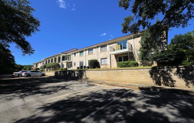 Foto del edificio - 116 Country Club Dr