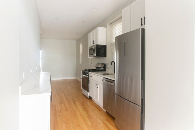 Foto del edificio - 1648 N Rockwell St