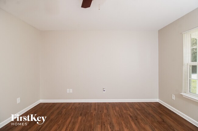 Foto del edificio - 2322 Deerbrook Forest Ln