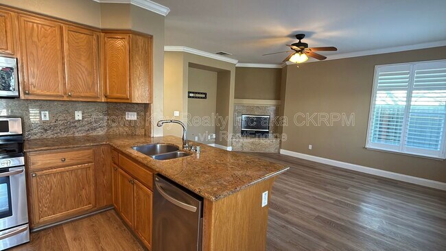 Building Photo - 2670 Atherton Ct