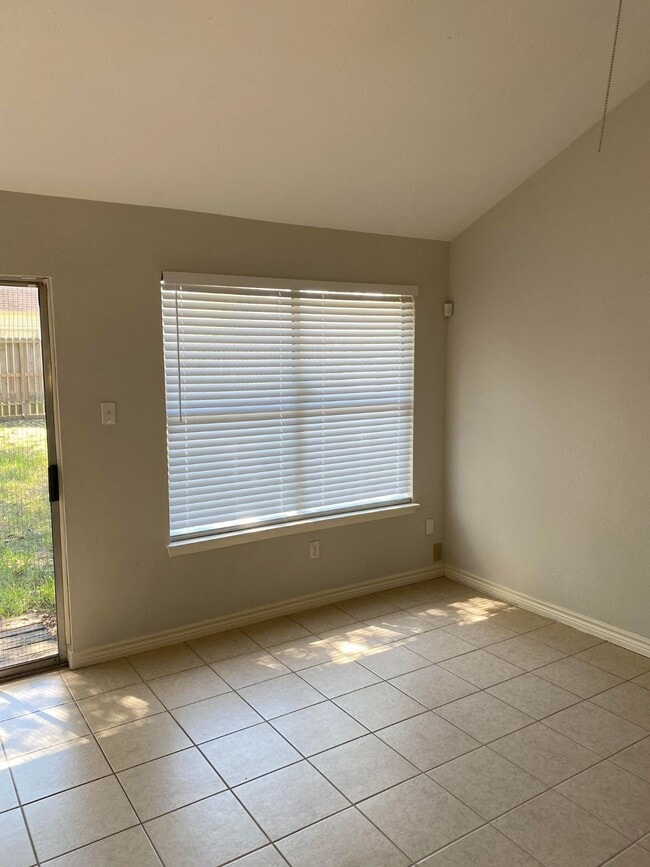 Building Photo - 18635 Bridoon Dr