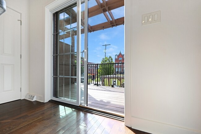 Building Photo - 4059 St Johns Way