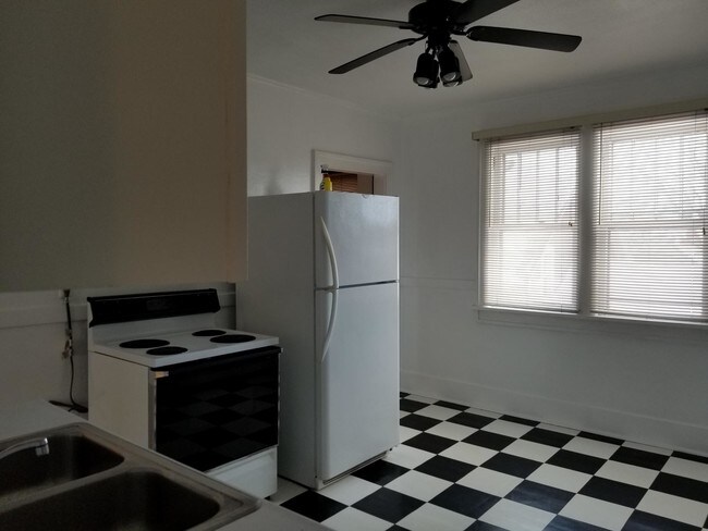 Foto del edificio - 3637 E Allerton Ave