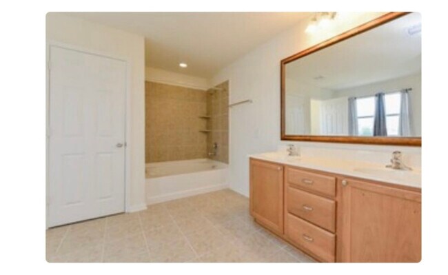 Foto del edificio - 26350 Riley Glen Dr