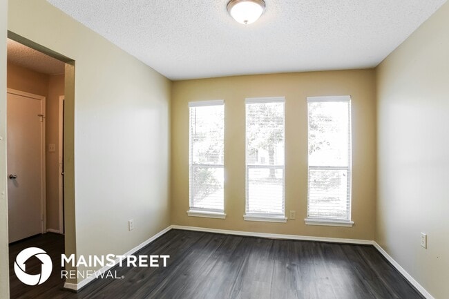 Foto del edificio - 3719 Lemon Tree Ln