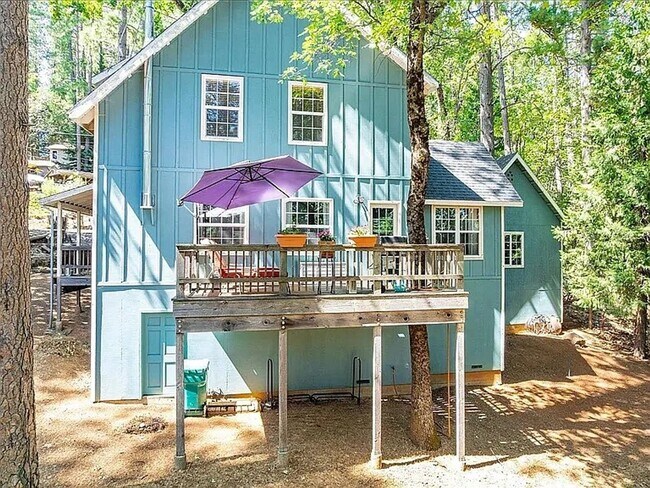 Foto del edificio - Craftsman Retreat in Camino – Updated 4BR Home on Quiet Lot!