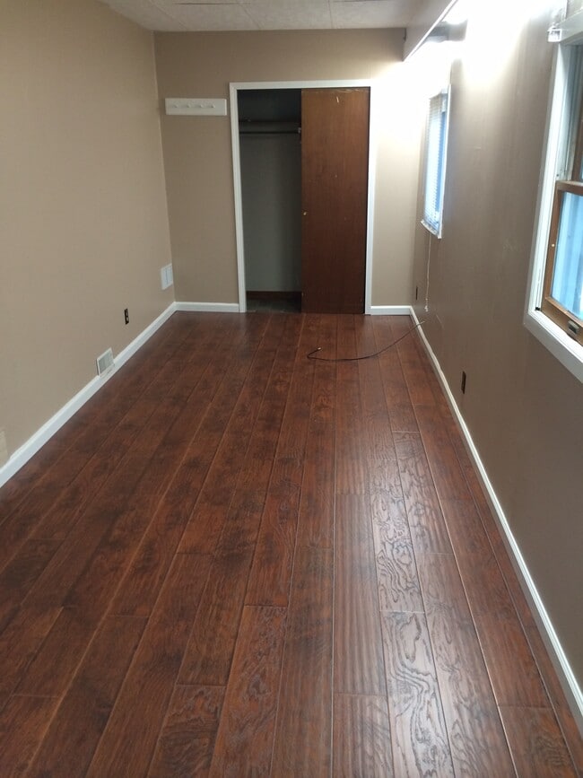 Building Photo - 320 Cobun Ave