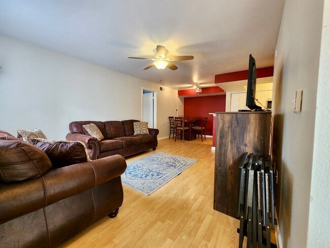 Building Photo - Fully upgraded 2/2 condo in the heart of K...