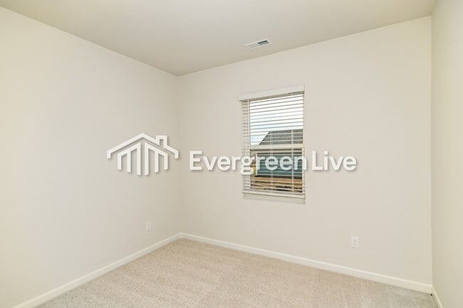 Foto del edificio - 692 Shoemaker Ln