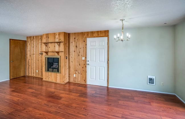 Building Photo - 870 S Holladay Dr