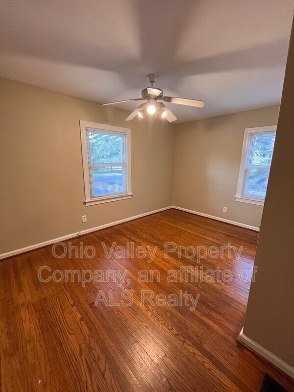 Photo - 3812 Napanee Rd House