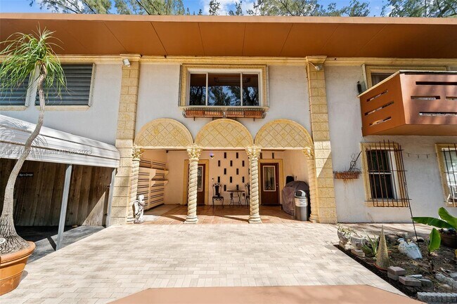 Foto del edificio - 2355 NE 191st St