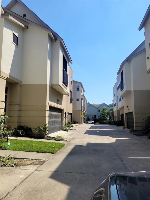 Primary Photo - 2611 Riverside Dr