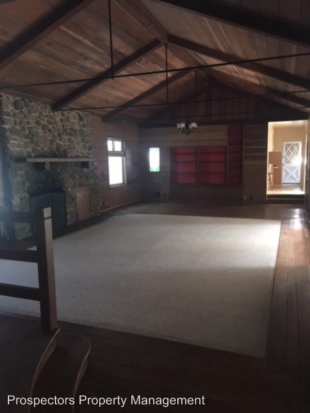 Foto del edificio - 3 br, 2.5 bath House - 19850 Uvas Rd