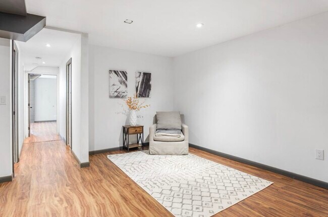 Foto del edificio - 3703 Valley Ridge Dr