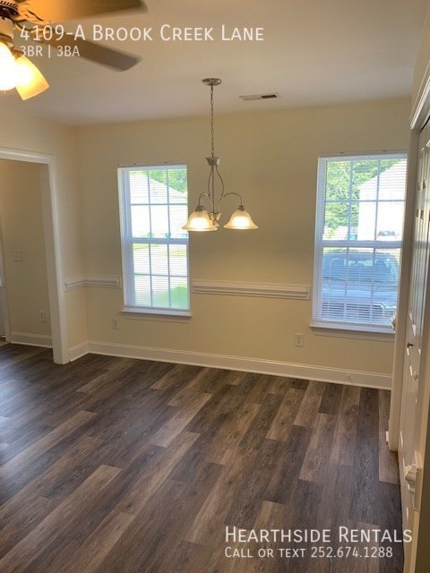 Building Photo - "Spacious & Modern 3-Bedroom Duplex with 2...