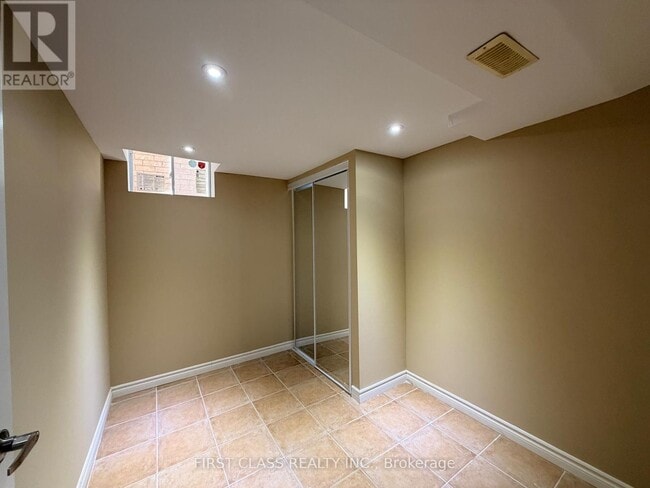 Building Photo - 41 Horstman St