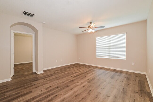 Foto del edificio - 2716 Grand Central Ave