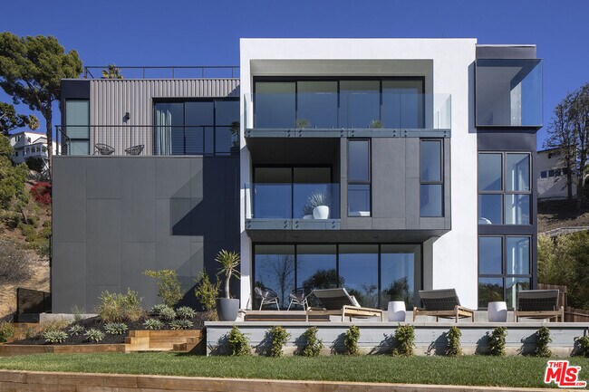 Foto del edificio - 2635 Hargrave Dr