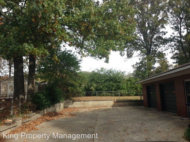 Building Photo - 4 br, 2.5 bath House - 3907 Stratford Road