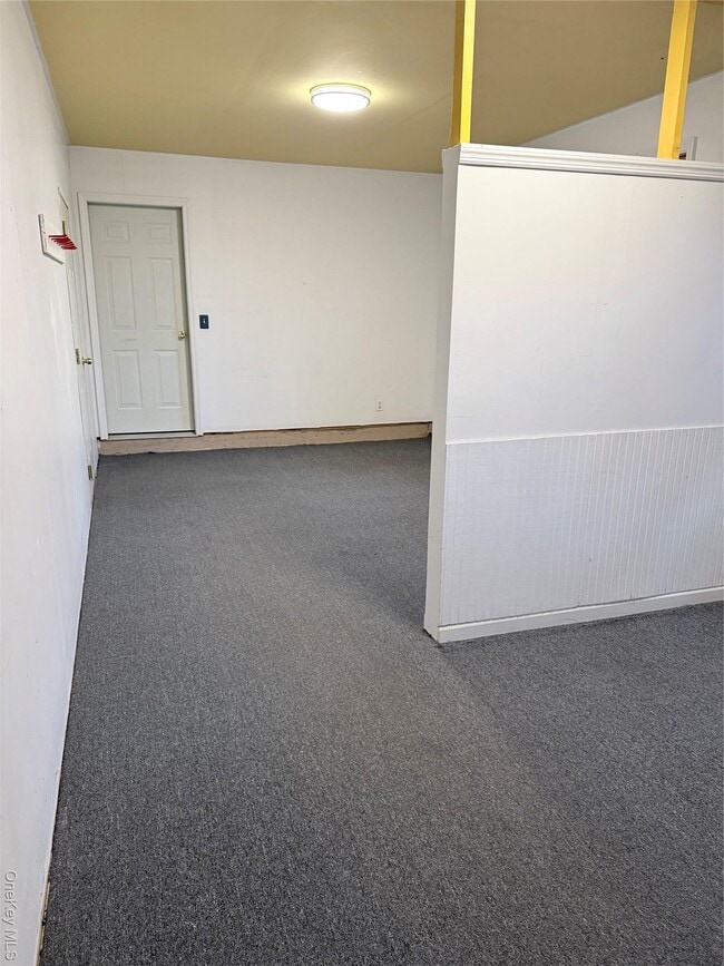 Building Photo - 1043 Roosa Gap Rd