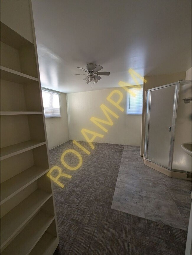 Foto del edificio - 2525 Falls Ave E