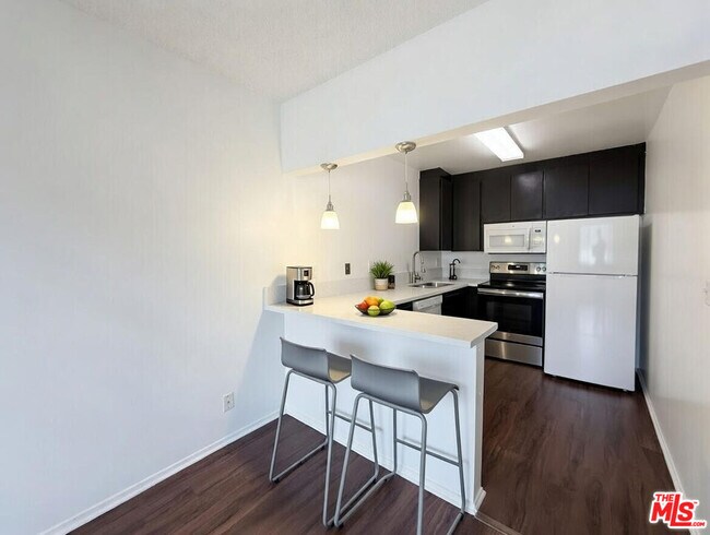 Foto del edificio - 1137 W 36th Pl