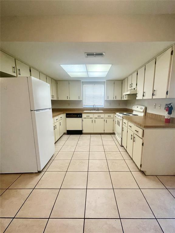 Foto del edificio - 10337 Usher St