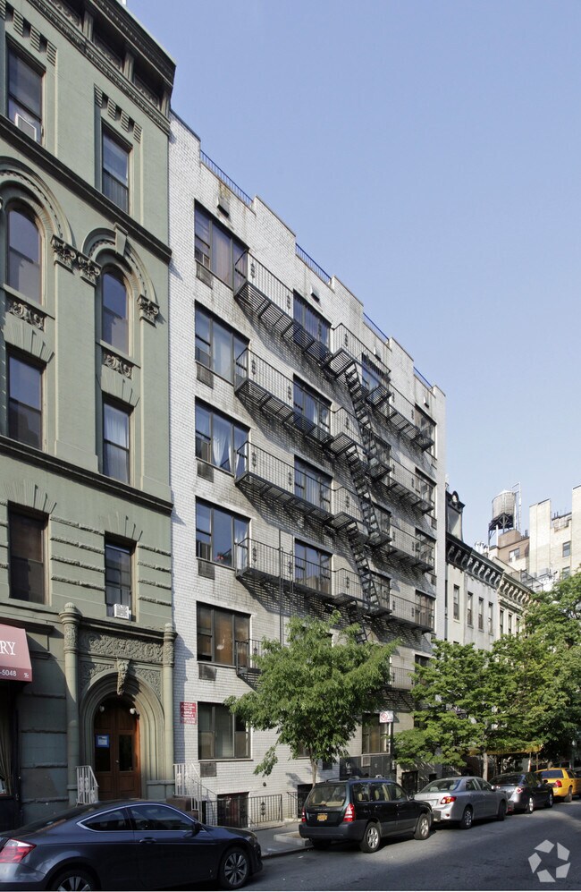 Building Photo - 147 E 82nd St