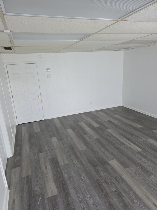 Building Photo - 7292 Manslick Rd