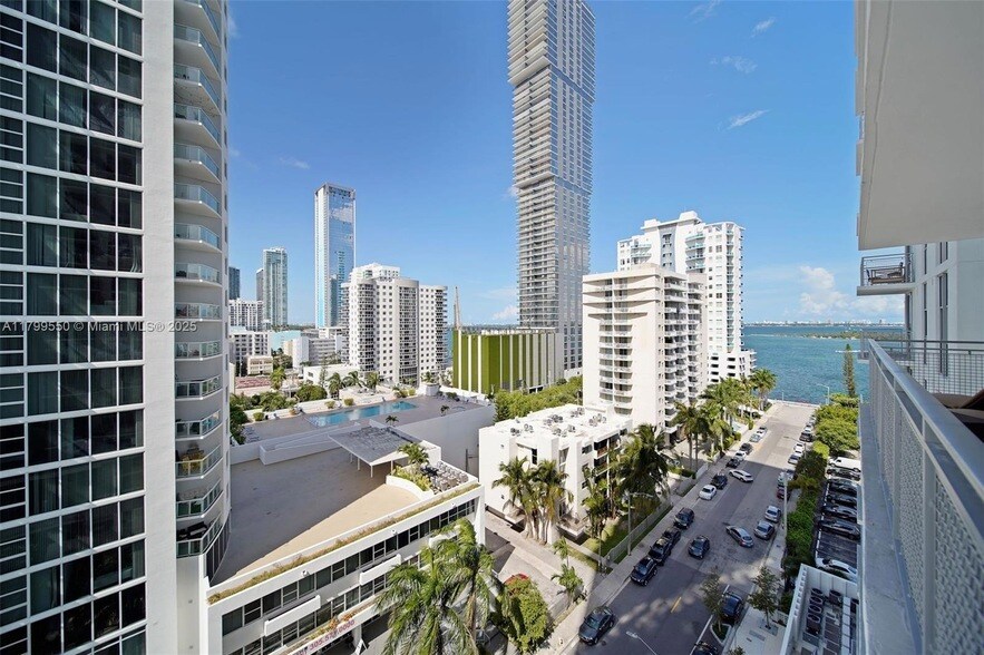 Foto principal - 2150 N Bayshore Dr